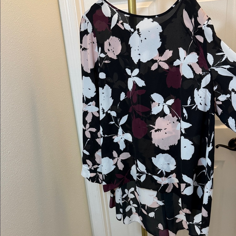 Vince Camuto Black and White Floral Blouse